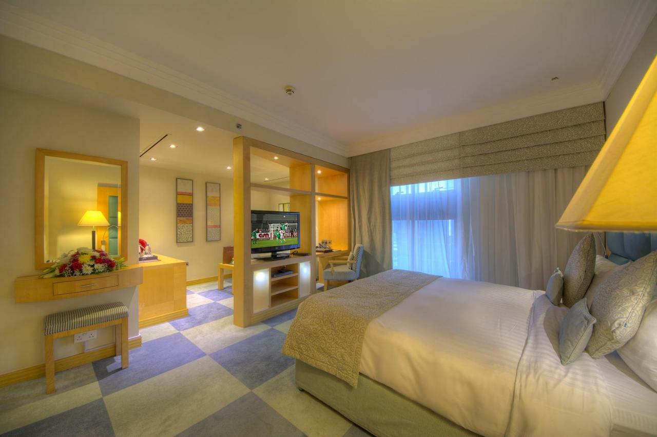 Halo Hotel Дубай Экстерьер фото